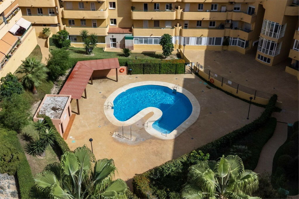 Penthouse Los Pacos Málaga - image 23