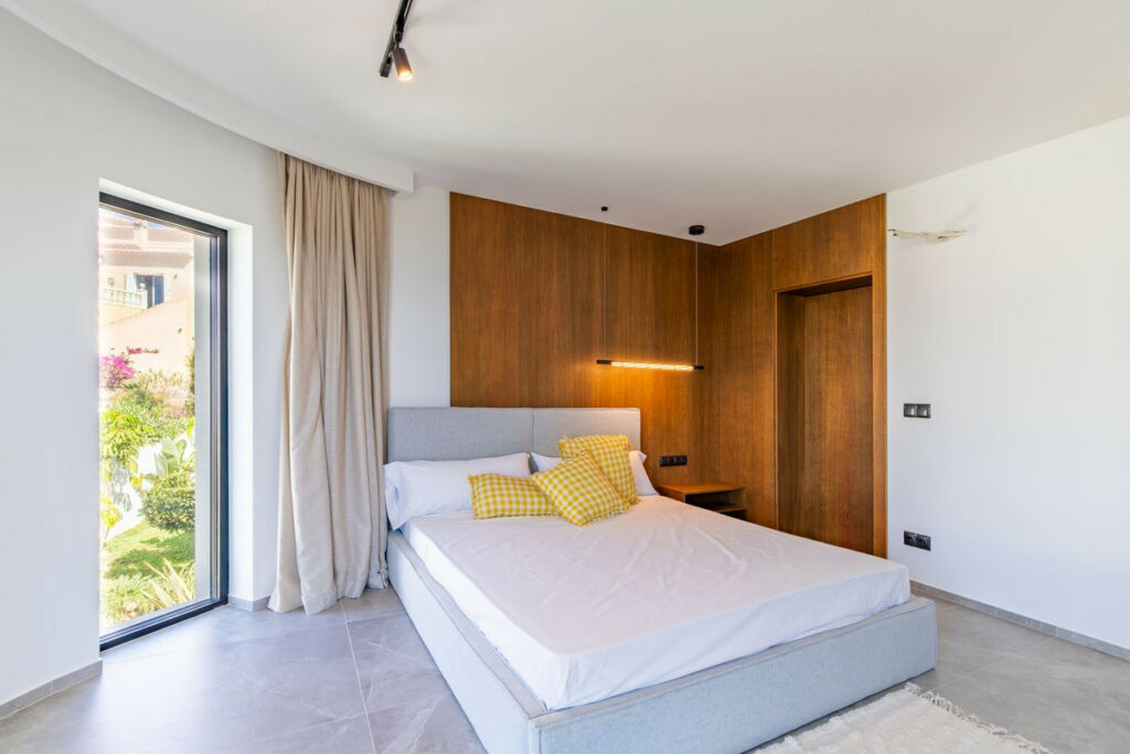 Detached Villa Cumbre del Sol Alicante - image 23