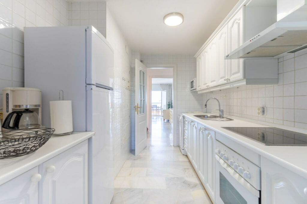 Middle Floor Apartment Calahonda Málaga - image 23