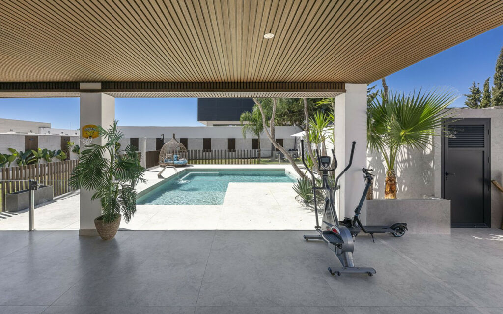 Detached Villa New Golden Mile Málaga - image 23