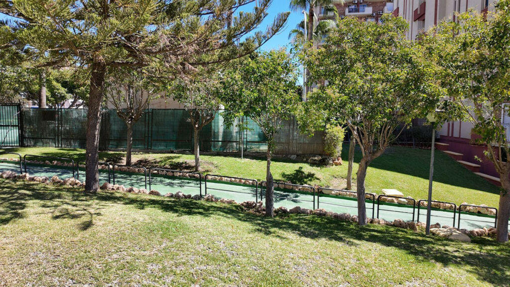 Middle Floor Apartment Benalmadena Málaga - image 21