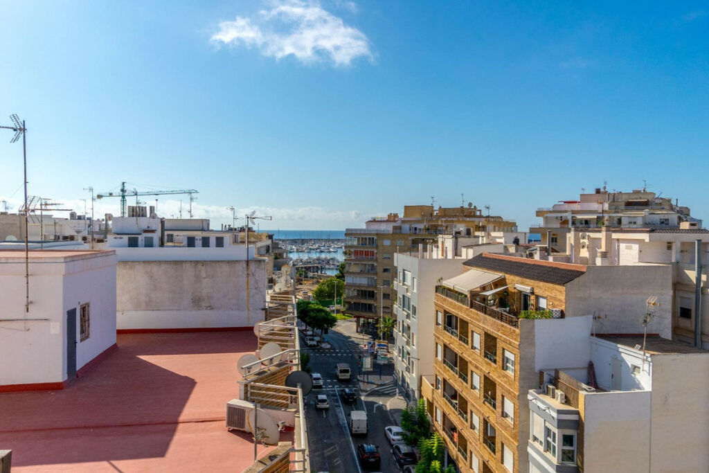 Middle Floor Apartment Torrevieja Alicante - image 23