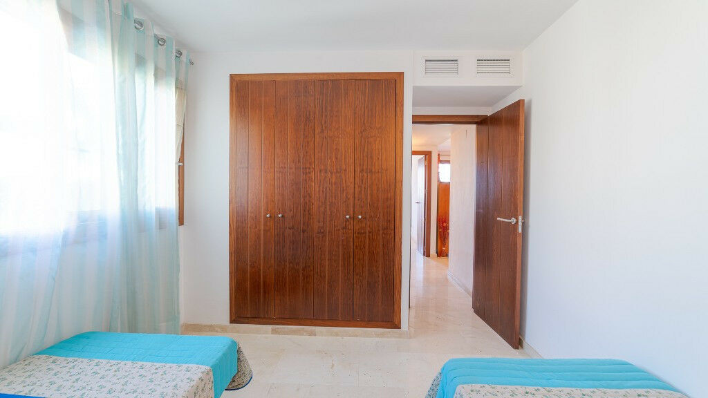 Middle Floor Apartment Punta Prima Alicante - image 23