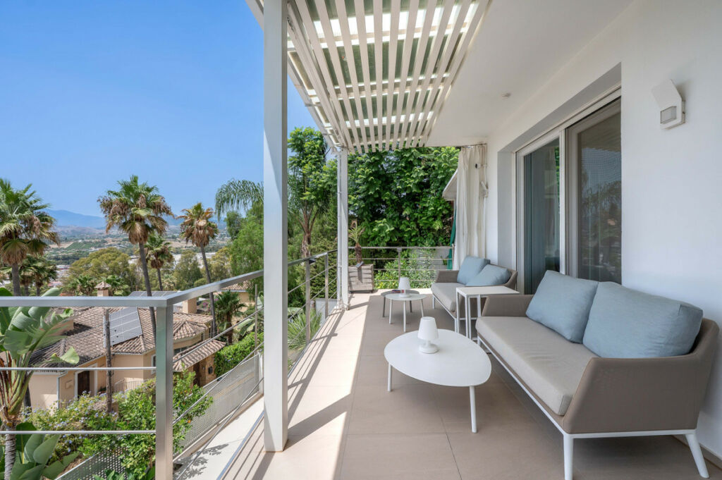 Detached Villa Nueva Andalucía Málaga - image 23
