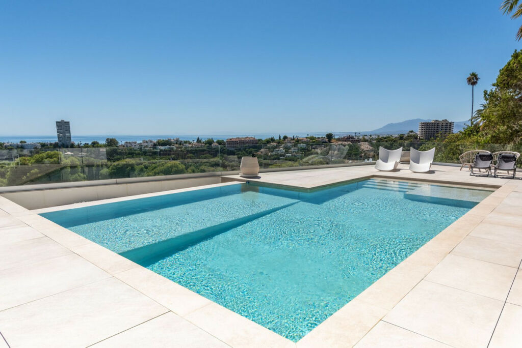 Detached Villa Río Real Málaga - image 23