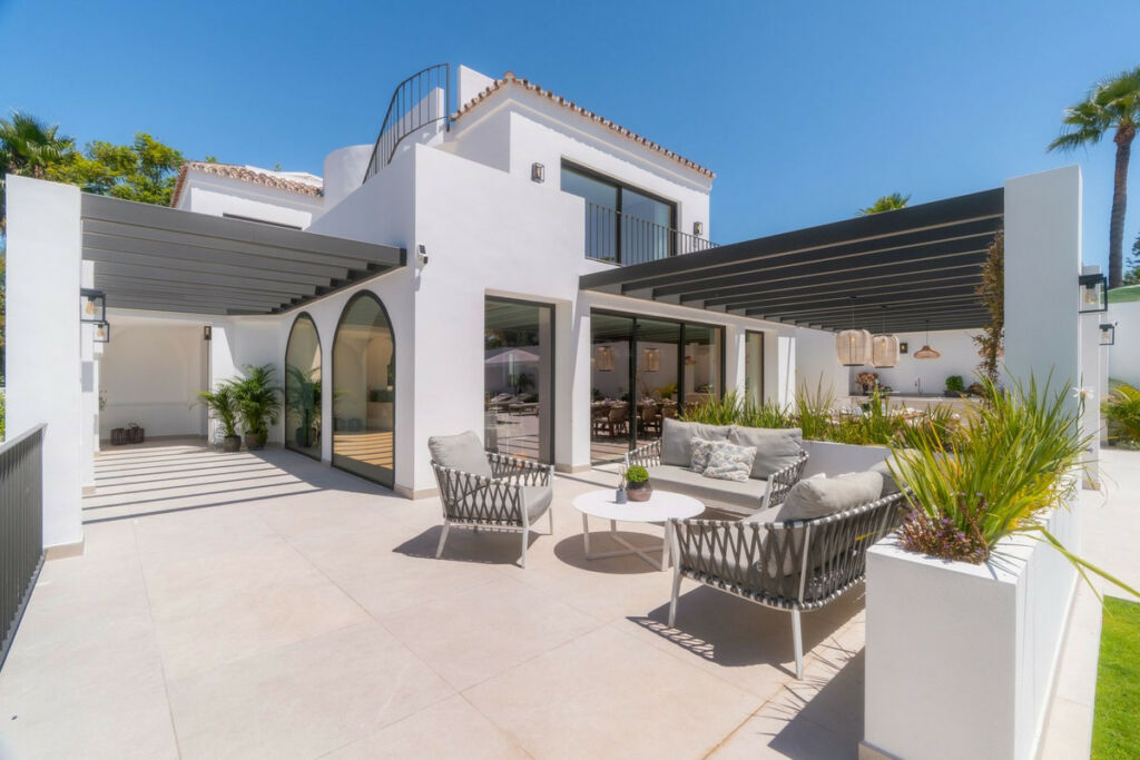 Detached Villa Nueva Andalucía Málaga - image 23