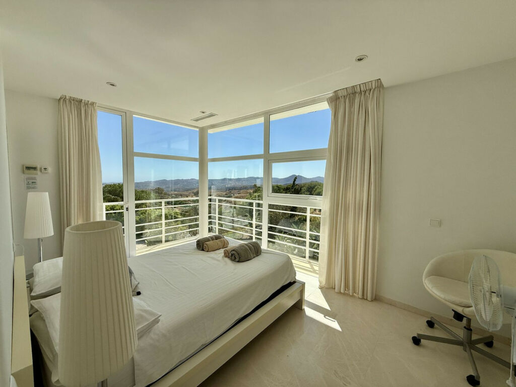 Detached Villa Valtocado Málaga - image 23