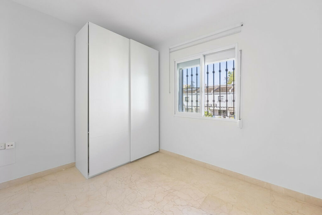 Semi-Detached House Nueva Andalucía Málaga - image 23