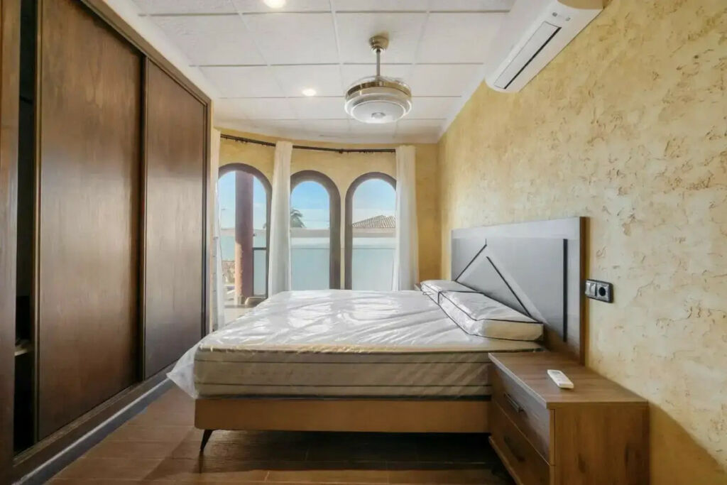 Detached Villa La Zenia Alicante - image 23