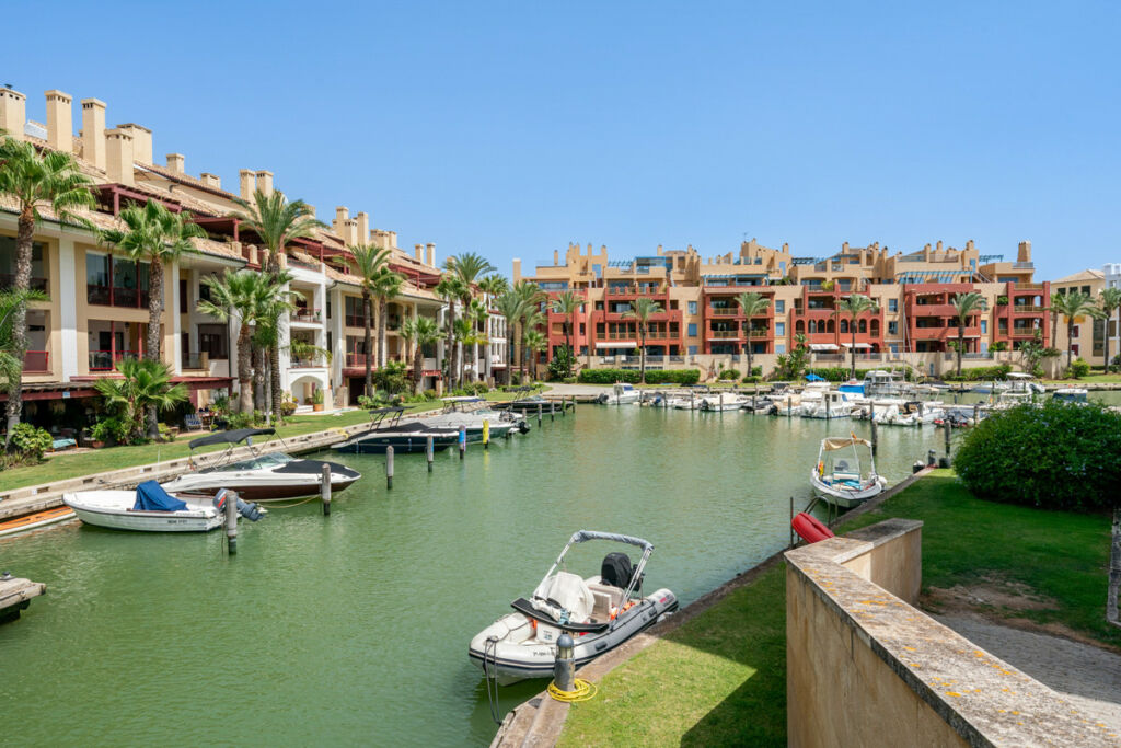 Middle Floor Apartment Sotogrande Marina Cádiz - image 23