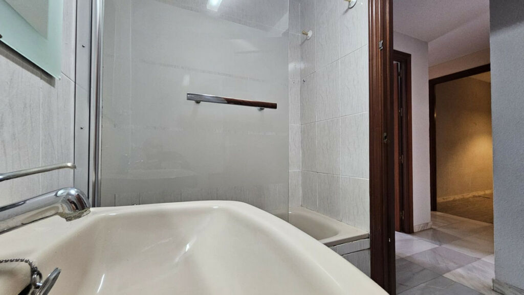Middle Floor Apartment Fuengirola Málaga - image 23