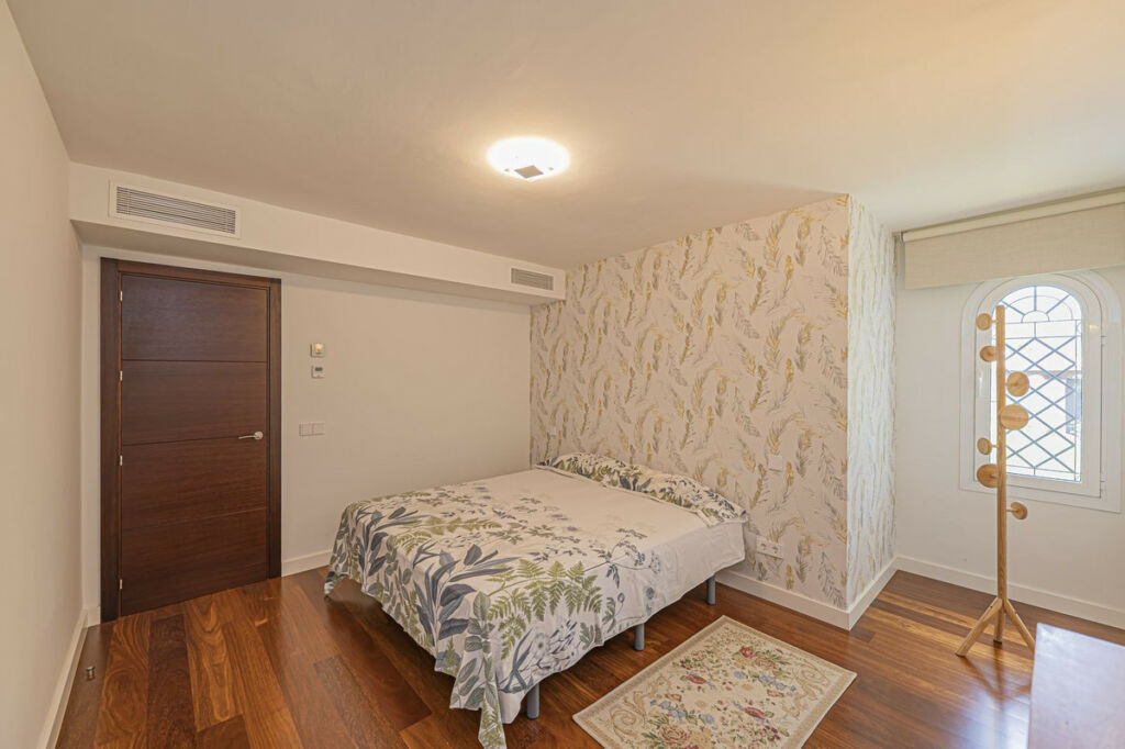 Detached Villa El Paraiso Málaga - image 23
