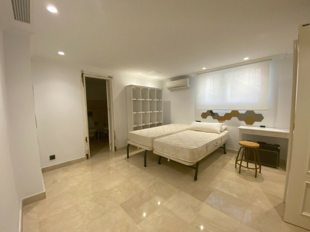 Detached Villa Elviria Málaga - image 23