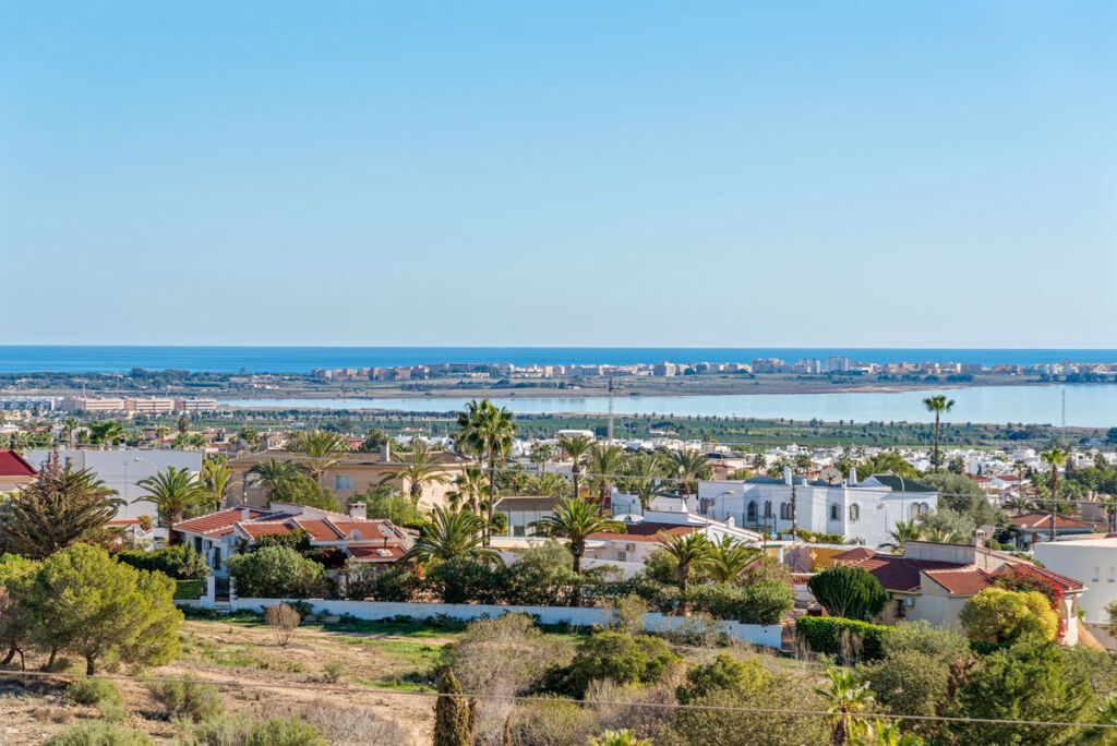 Detached Villa Ciudad Quesada Alicante - image 23