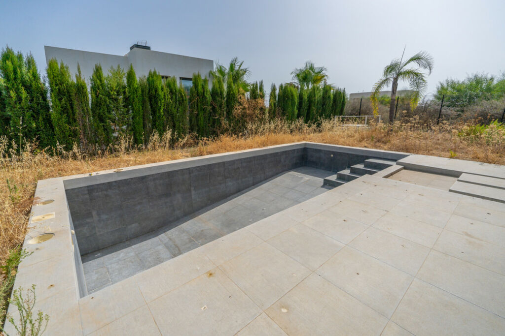 Detached Villa New Golden Mile Málaga - image 23