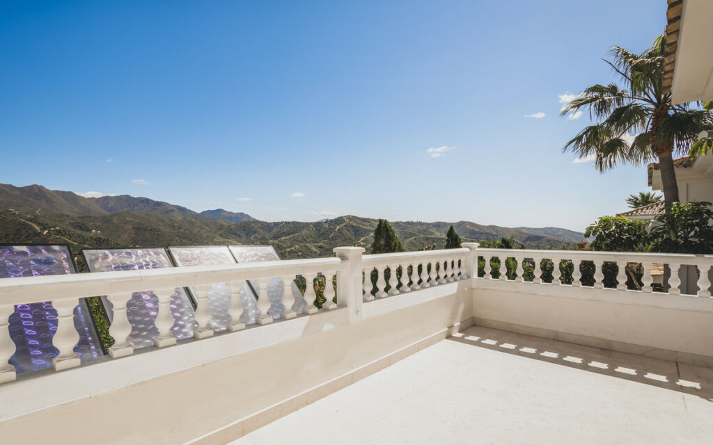 Detached Villa Altos de los Monteros Málaga - image 23