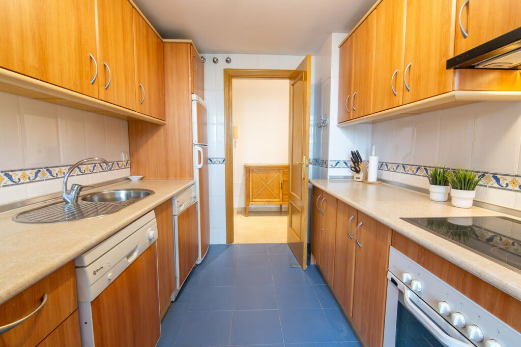 Middle Floor Apartment Estepona Málaga - image 23
