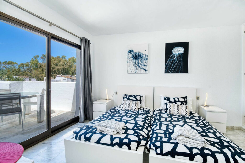 Penthouse Elviria Málaga - image 23