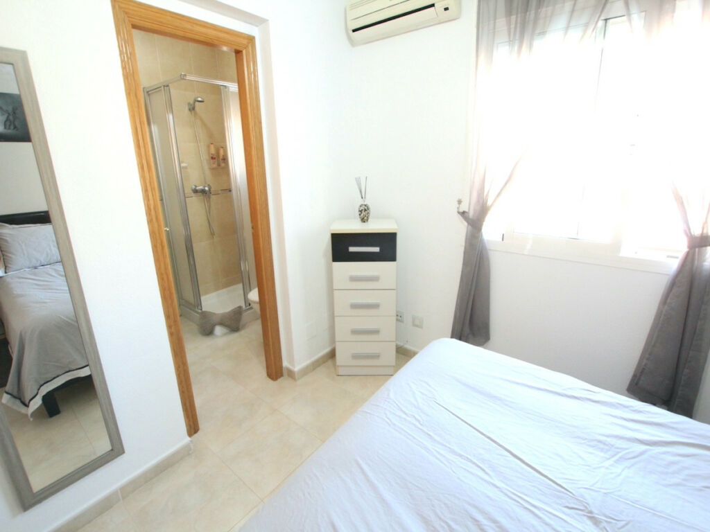 Detached Villa Benimar Alicante - image 23