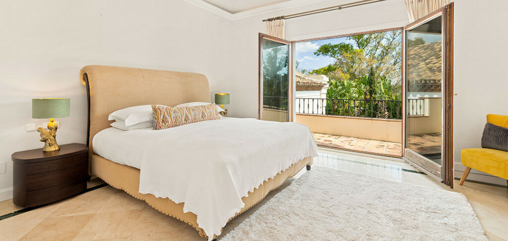 Detached Villa Nueva Andalucía Málaga - image 23