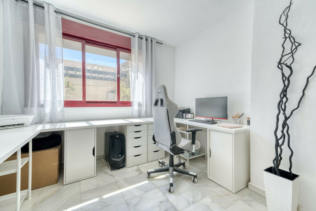 Detached Villa Benahavís Málaga - image 23