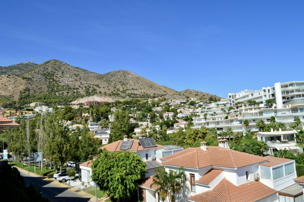 Penthouse Higueron Málaga - image 19