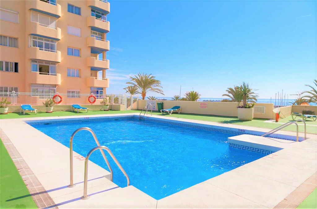 Middle Floor Apartment Estepona Málaga - image 23