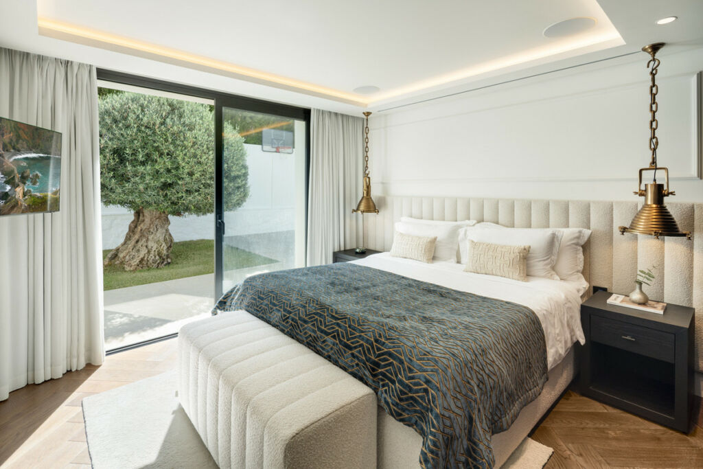 Detached Villa Nueva Andalucía Málaga - image 23