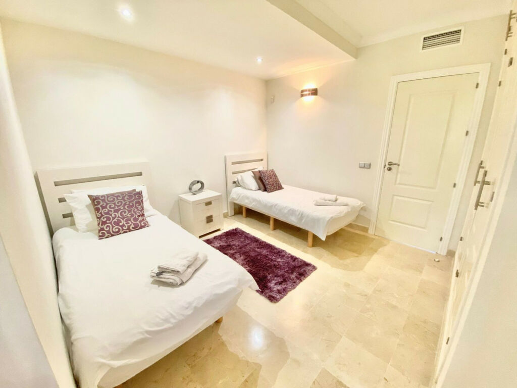 Middle Floor Apartment Atalaya Málaga - image 23