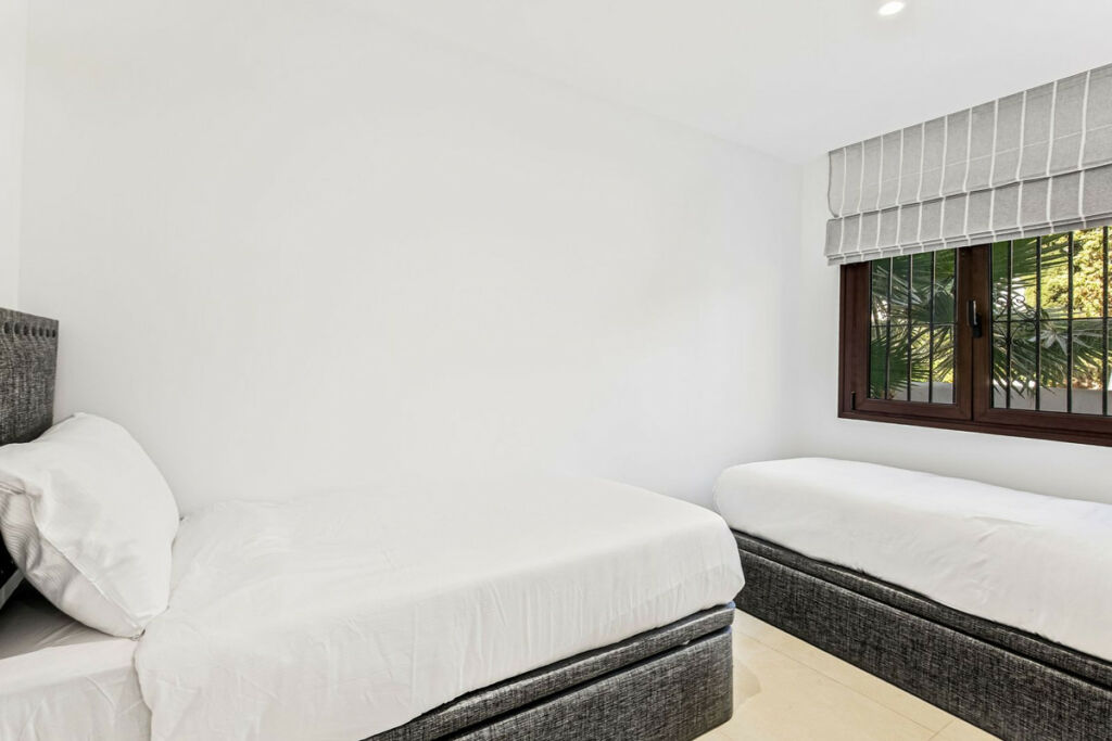 Ground Floor Apartment Puerto Banús Málaga - image 22