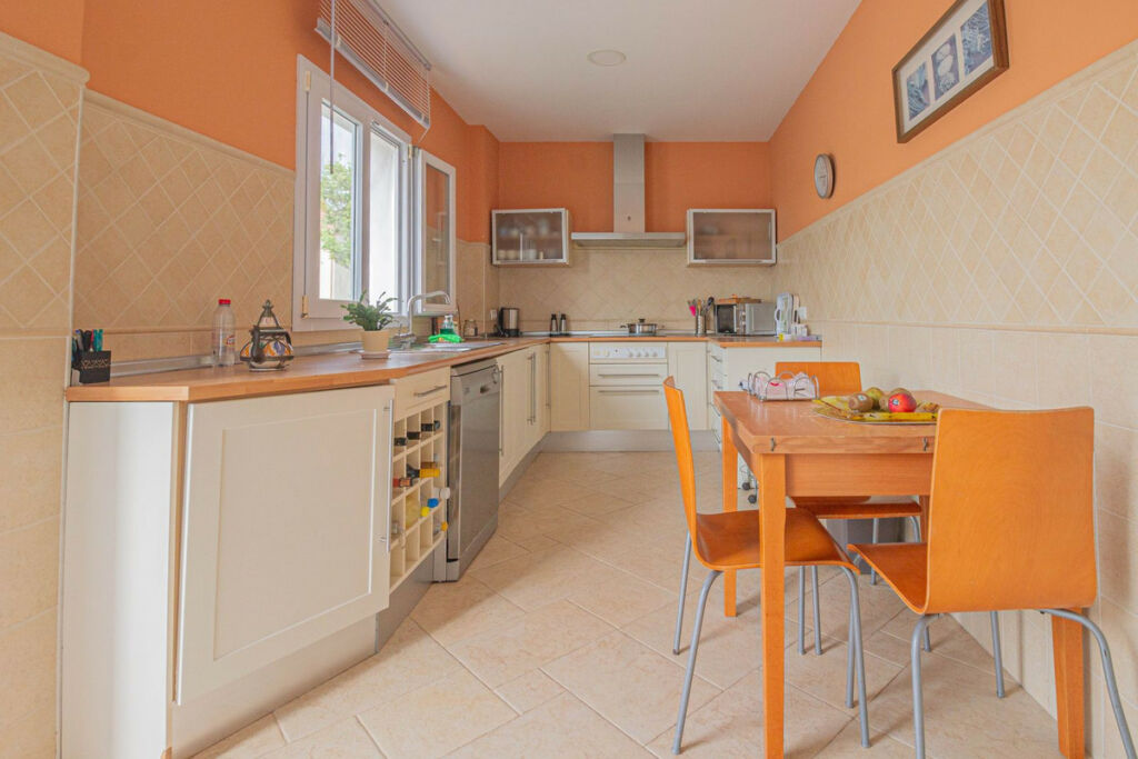 Detached Villa La Línea Cádiz - image 22