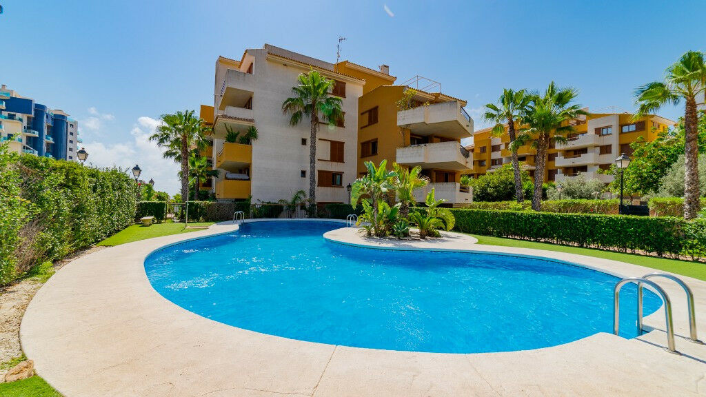 Middle Floor Apartment Punta Prima Alicante - image 24