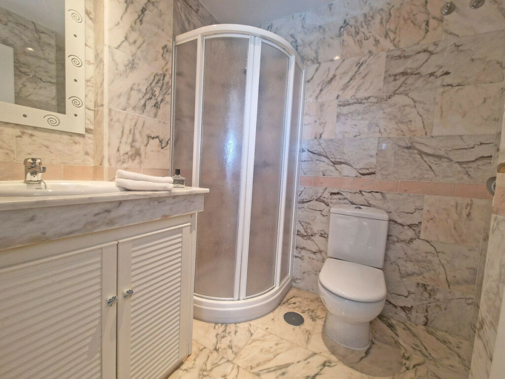 Semi-Detached House Cabopino Málaga - image 22