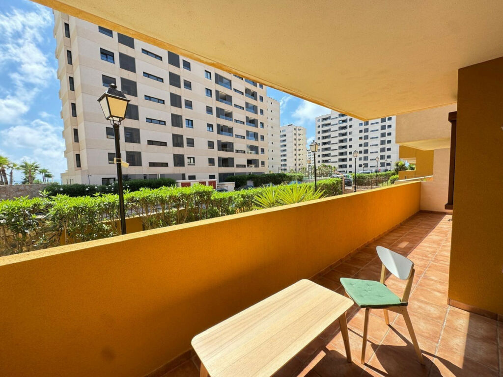Middle Floor Apartment Torrevieja Alicante - image 24