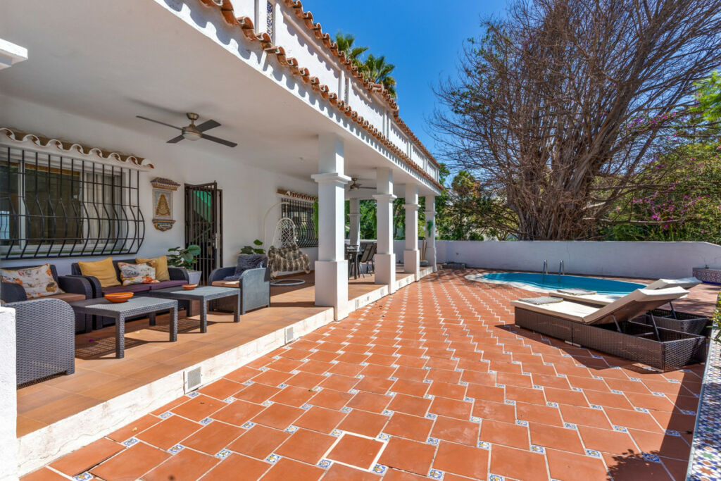 Detached Villa Nueva Andalucía Málaga - image 24