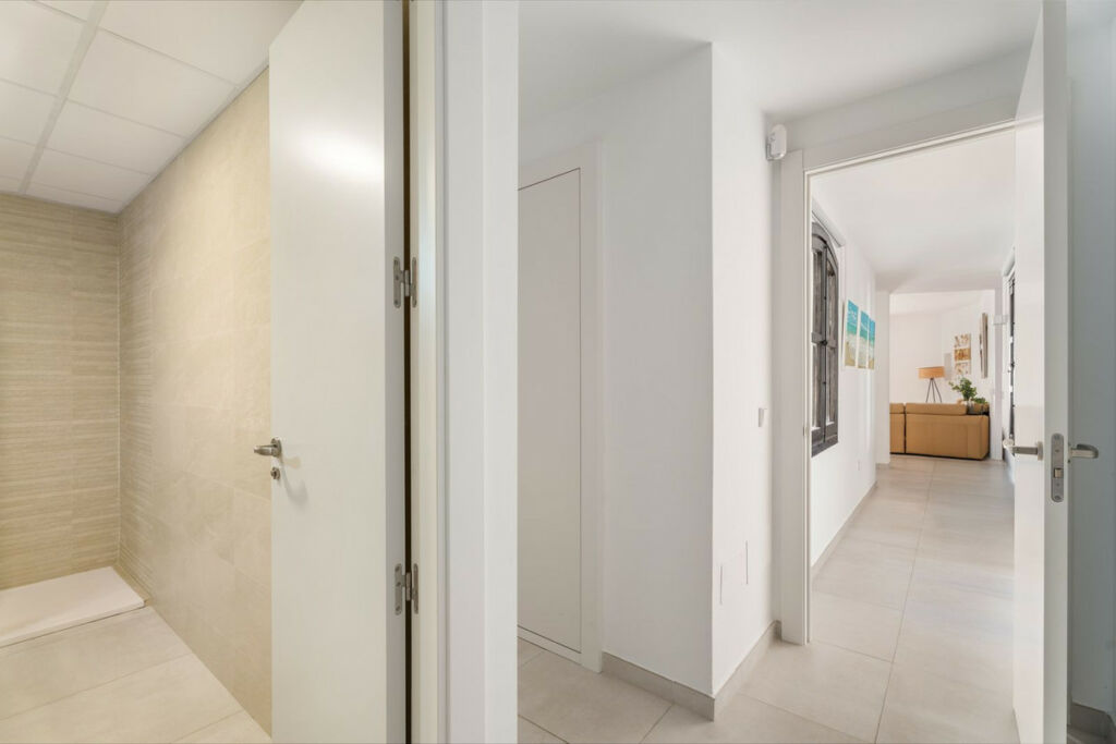 Middle Floor Apartment Puerto Banús Málaga - image 24