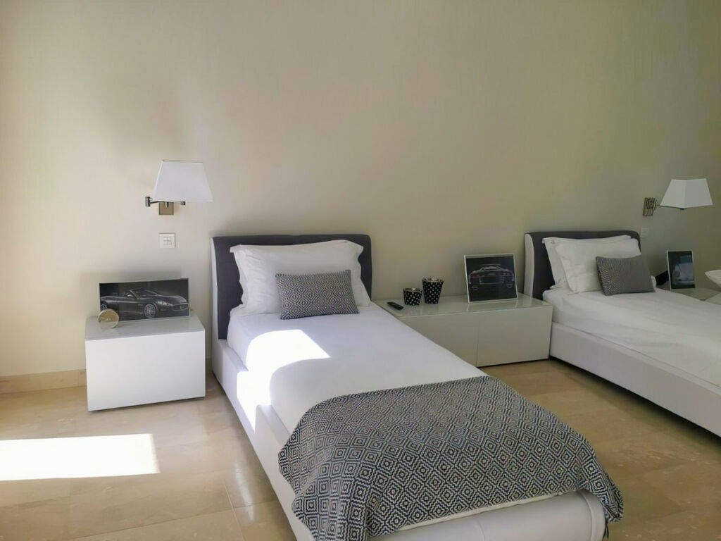 Detached Villa Guadalmina Baja Málaga - image 24