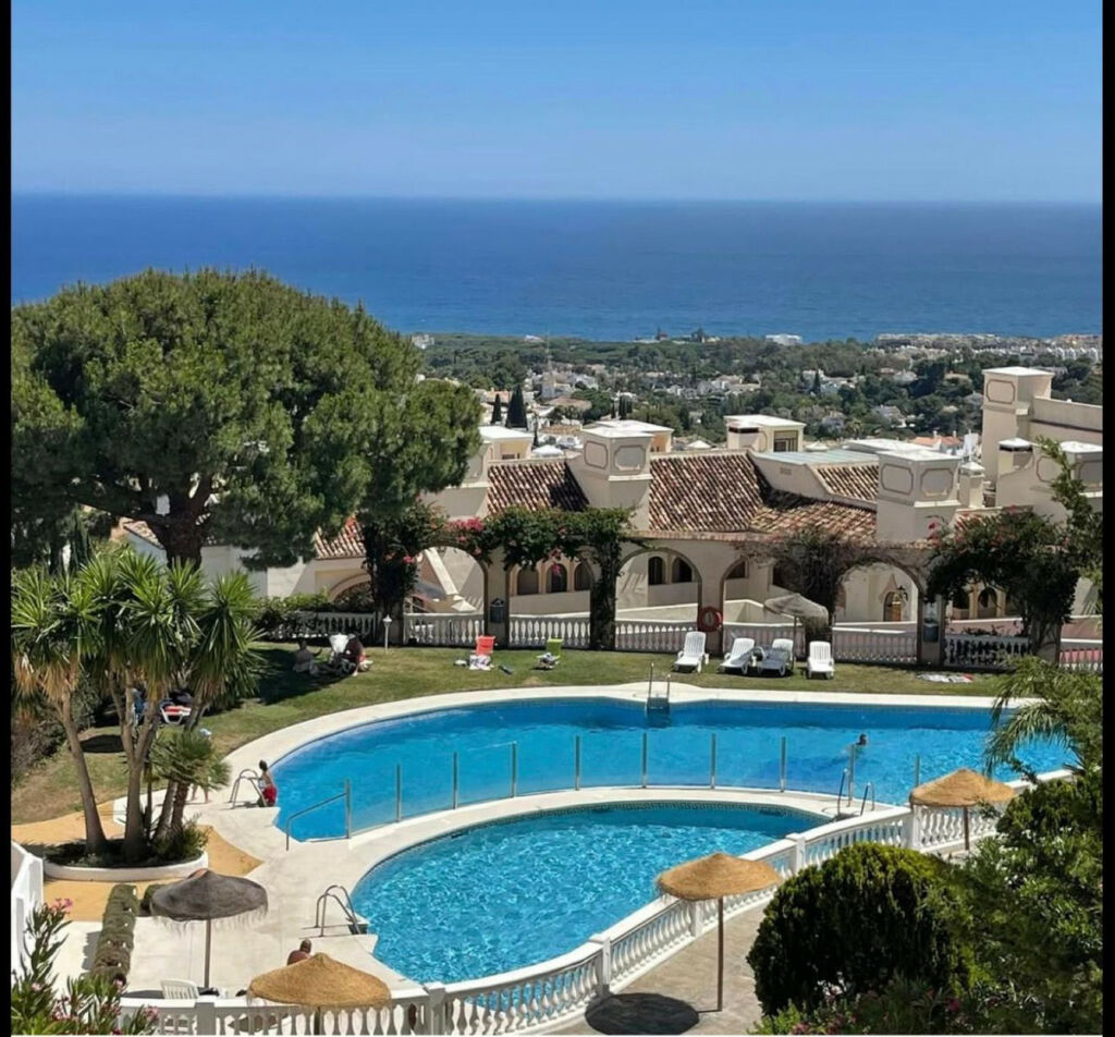 Penthouse Calahonda Málaga - image 24