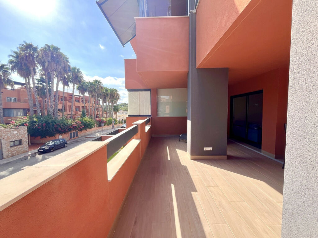 Middle Floor Apartment Villamartin Alicante - image 25