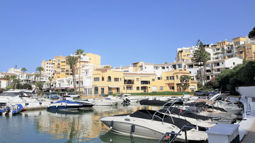 Top Floor Apartment Puerto de Cabopino Málaga - image 23