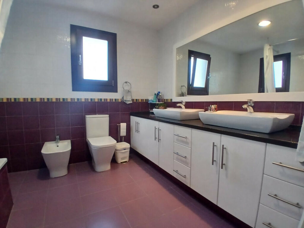 Detached Villa Los Pacos Málaga - image 9
