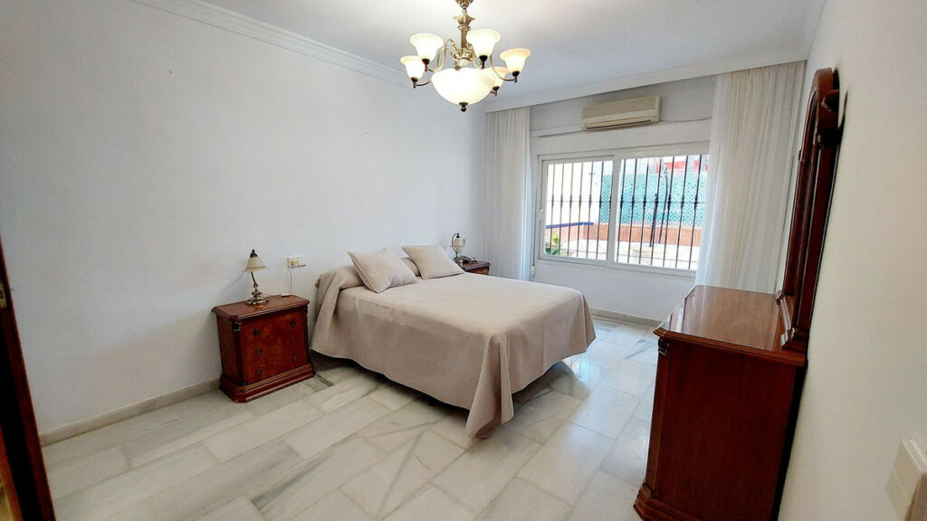 Townhouse Los Boliches Málaga - image 24