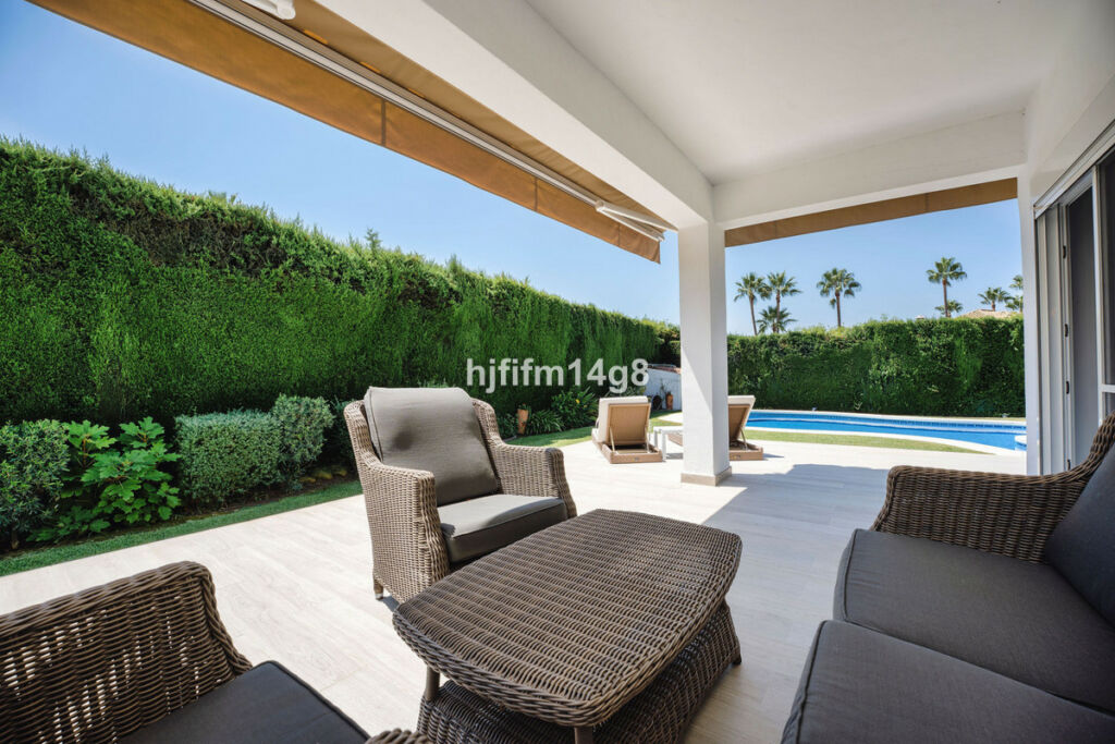 Detached Villa Nueva Andalucía Málaga - image 24