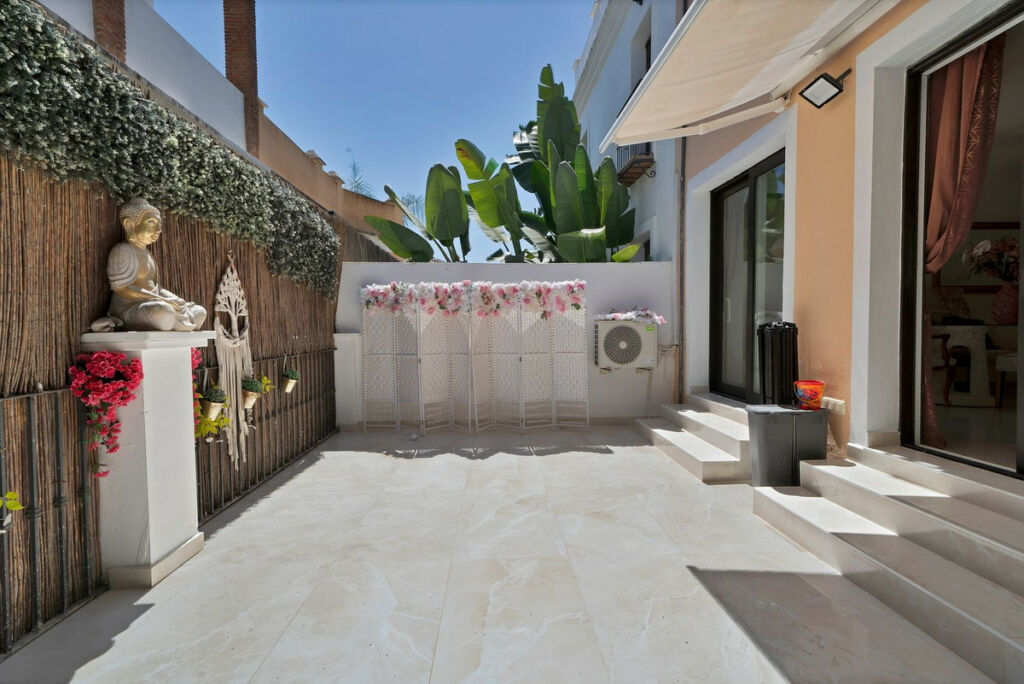 Townhouse El Paraiso Málaga - image 24