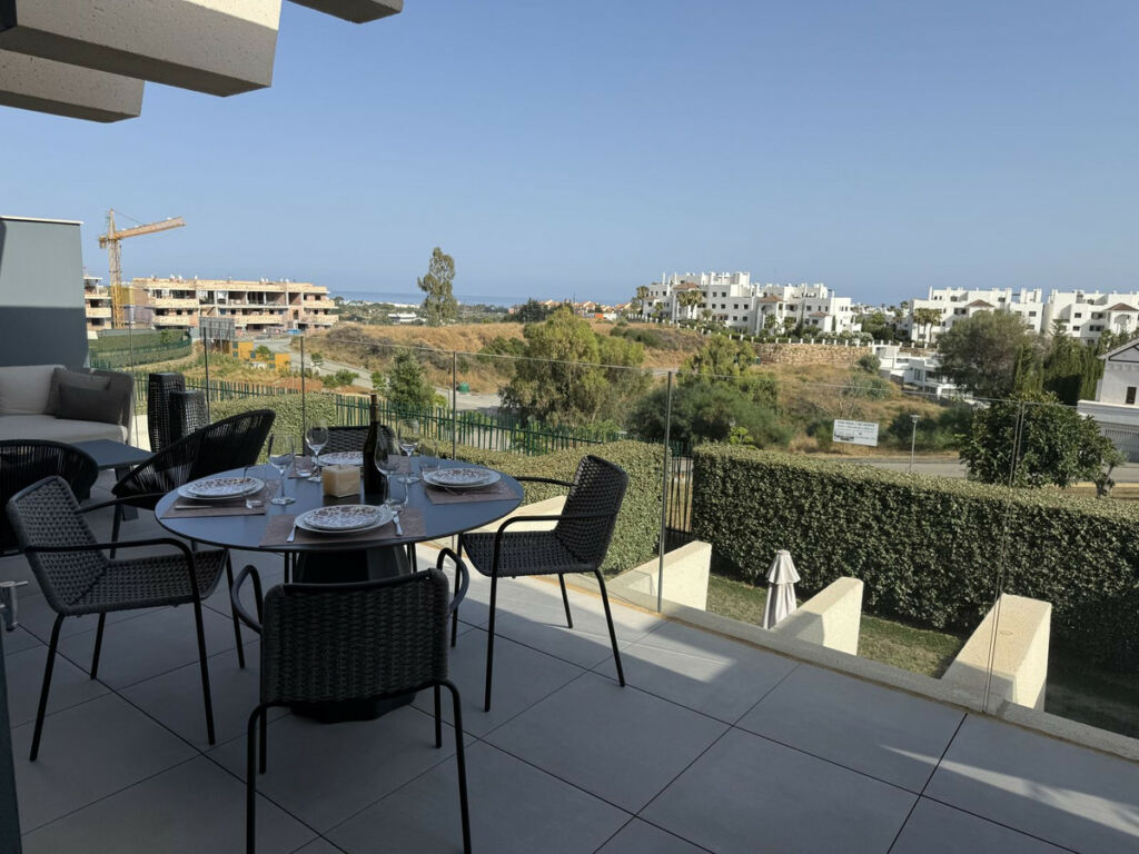 Middle Floor Apartment Estepona Málaga - image 24