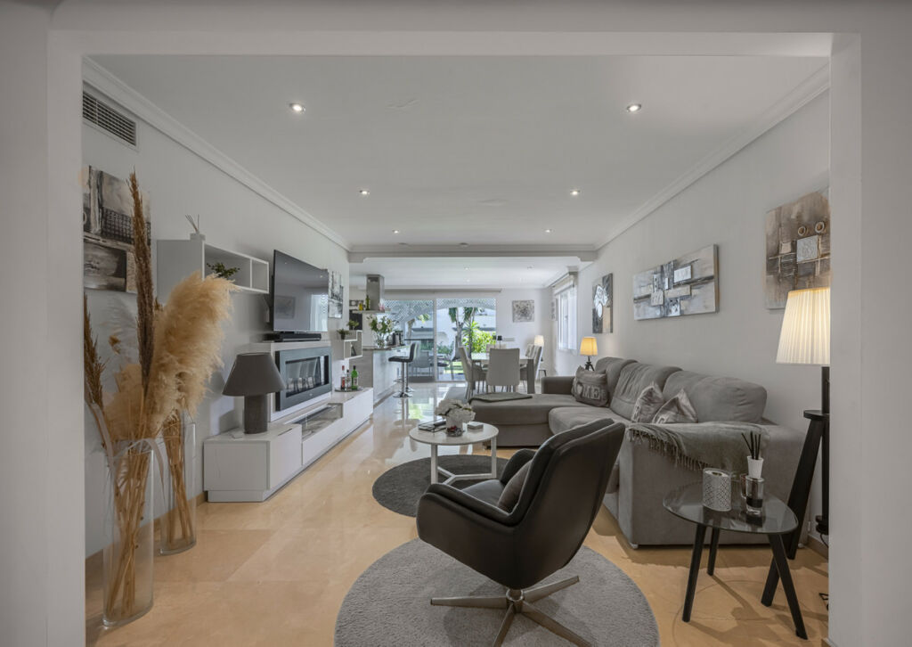 Ground Floor Apartment Estepona Málaga - image 24