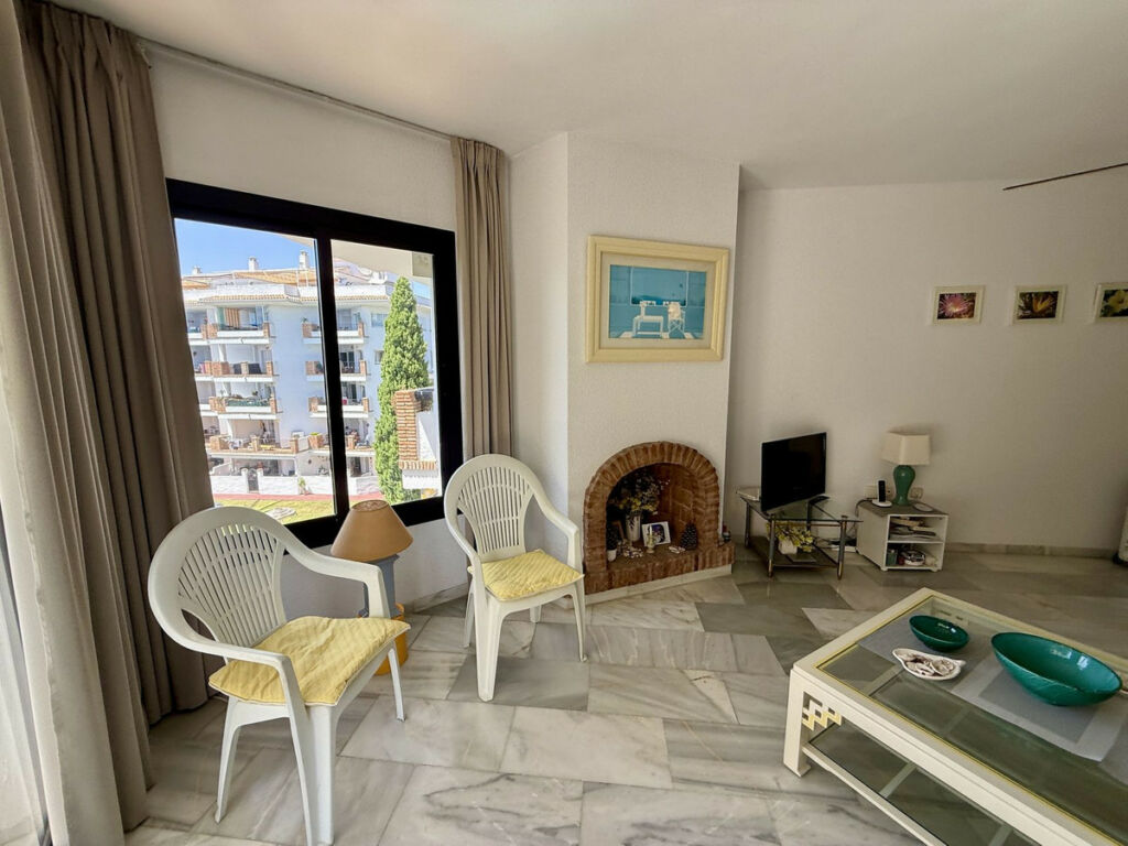 Middle Floor Apartment Calahonda Málaga - image 24