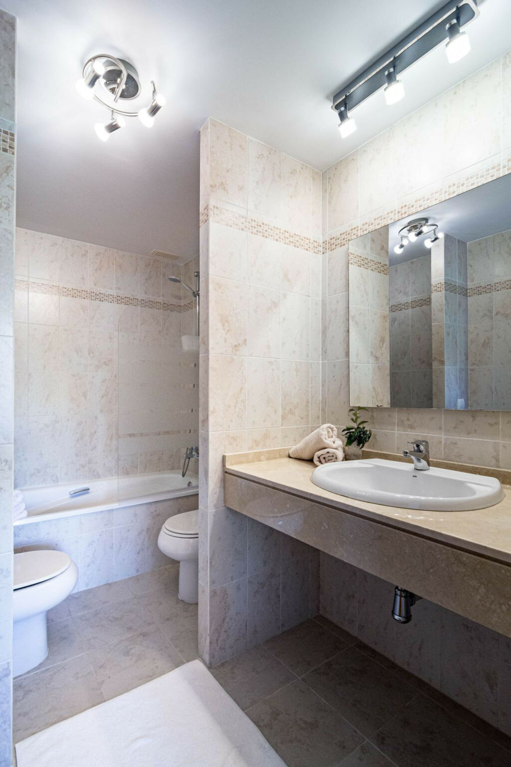 Ground Floor Apartment Selwo Málaga - image 24