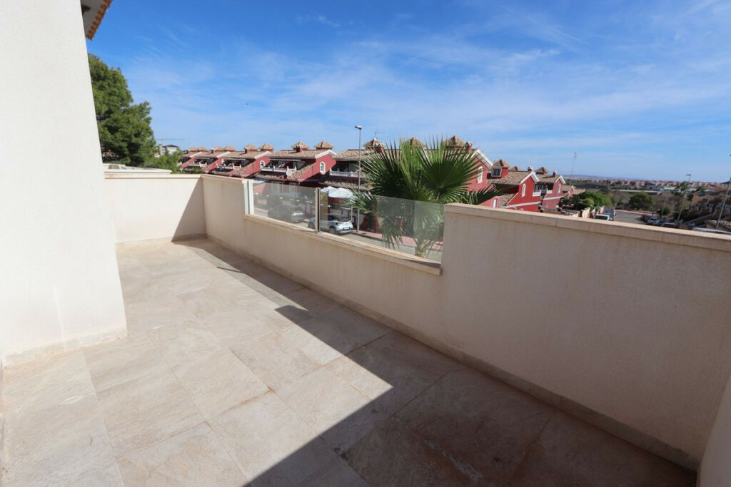 Detached Villa Villamartin Alicante - image 24
