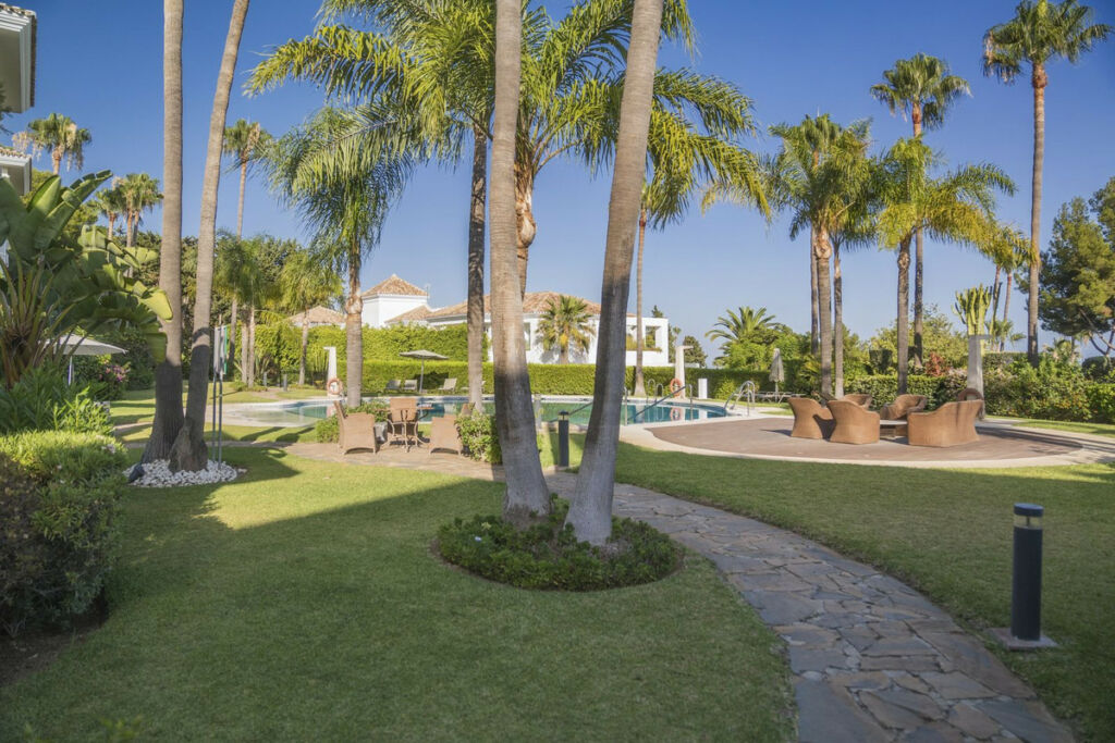 Ground Floor Apartment The Golden Mile Málaga - image 24